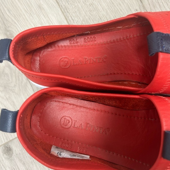 La Pinta Red Slip On Loafers - Picture 4 of 4